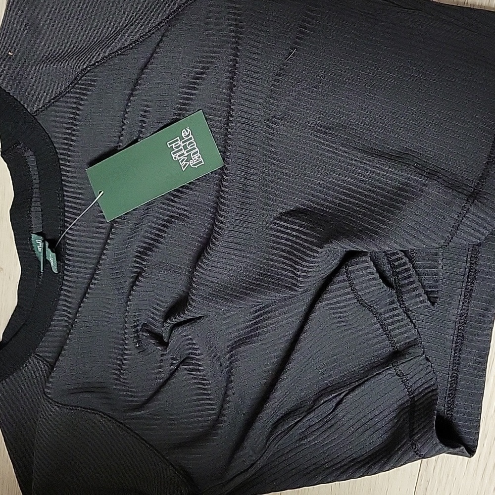Woman's black crop top